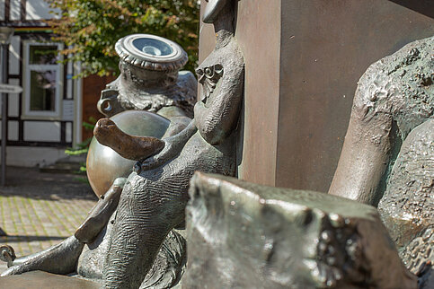 Skulptur die Zeit und ihre Geister © Claus Hoff Skulptur die Zeit und ihre Geister © Claus Hoff