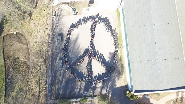 Peace-Aktion Carl-Bescheid-Realschule Alfeld Peace-Aktion der Carl-Bescheid-Realschule in Alfeld