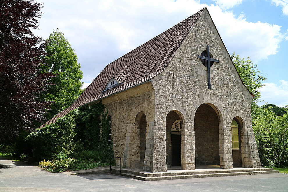 Friedhofskapelle auf dem Hauptfriedhof an der Hildesheimer Straße Friedhofskapelle auf dem Hauptfriedhof