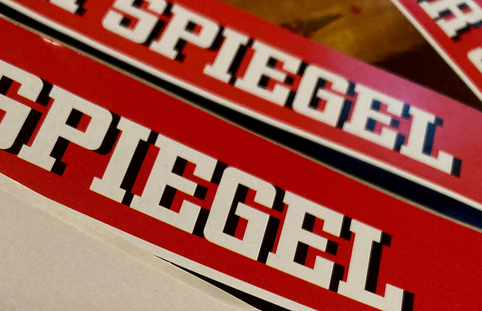 Auch den Spiegel kann man in der Alfelder Stadtbücherei lesen... Logo der Zeitschrift "Der Spiegel"