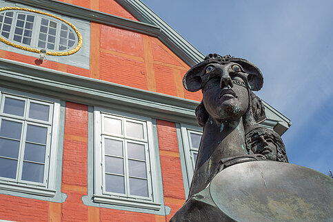 Skulptur die Zeit und ihre Geister © Claus Hoff Skulptur die Zeit und ihre Geister © Claus Hoff